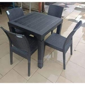 High Quality Plastic Malibu table and chairs