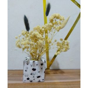 Black Poker On White Decorative Flower Vase With Flowers