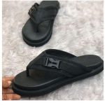 Buckle Palm Slippers Black